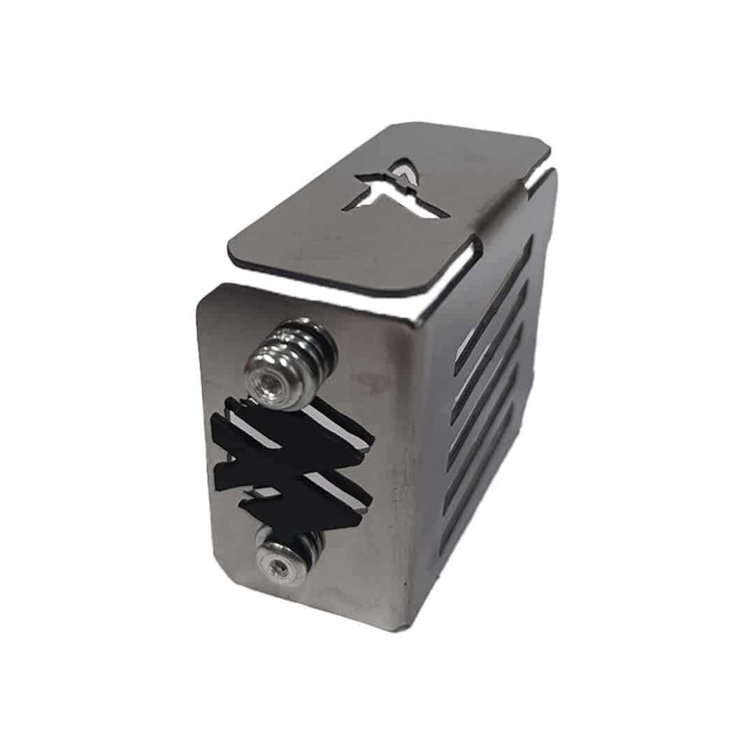 Protector Bomba Freno Trasero - PULSAR N160 y PULSAR N250 - Cromo y Negro