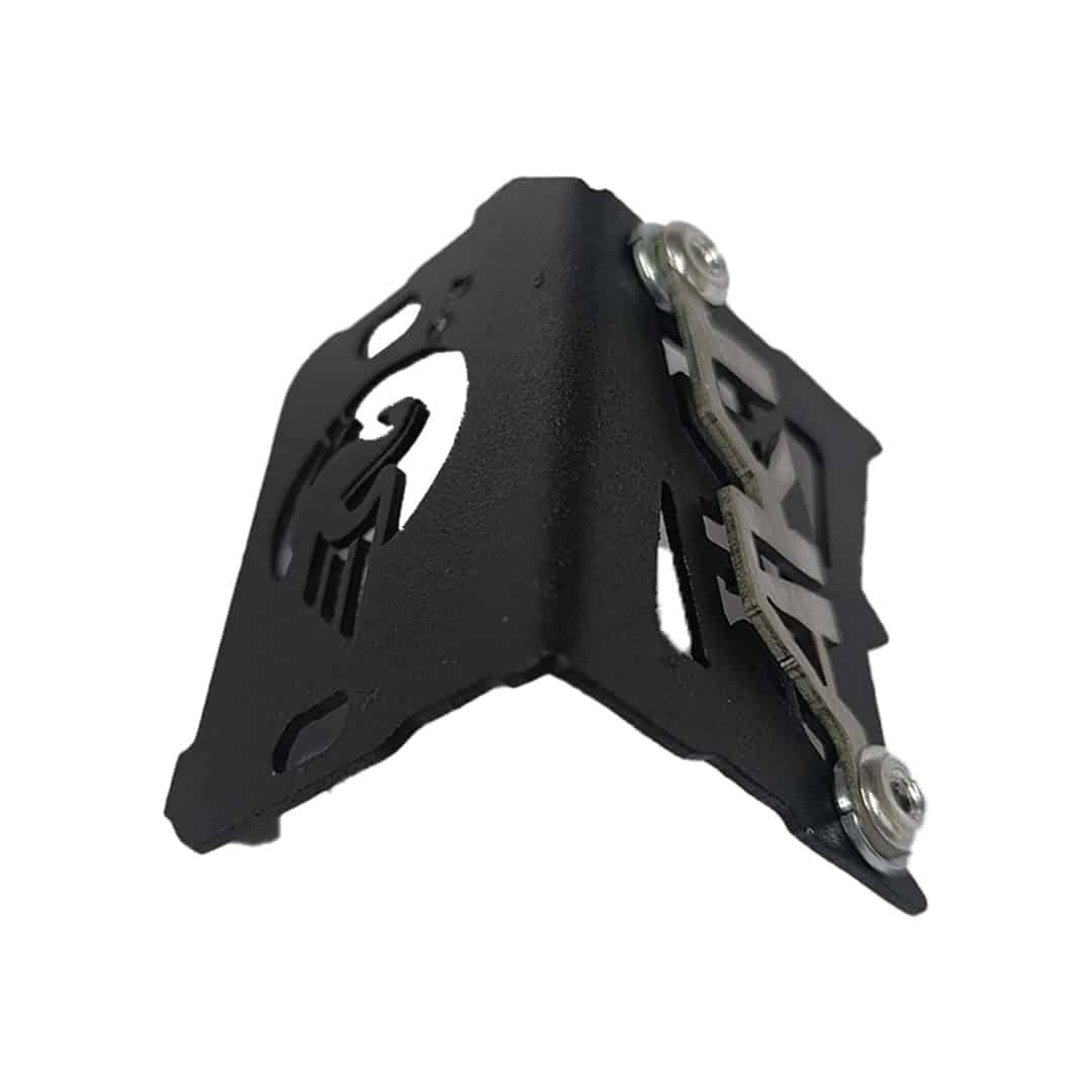 Protector Bomba Freno Delantero AKT - Negro y Cromo