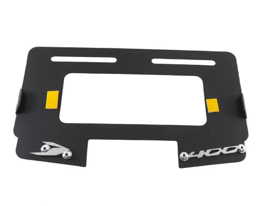 Portaplaca metalico Dominar 400 - negro y cromo - traga luz