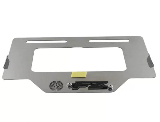 Portaplaca metalico FZ - cromo y negro