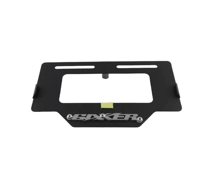 Portaplaca metalico Gixxer - negro y cromo