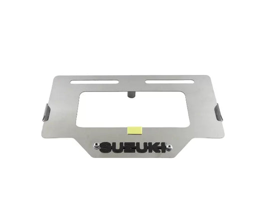 Portaplaca metalico Suzuki - cromo y negro